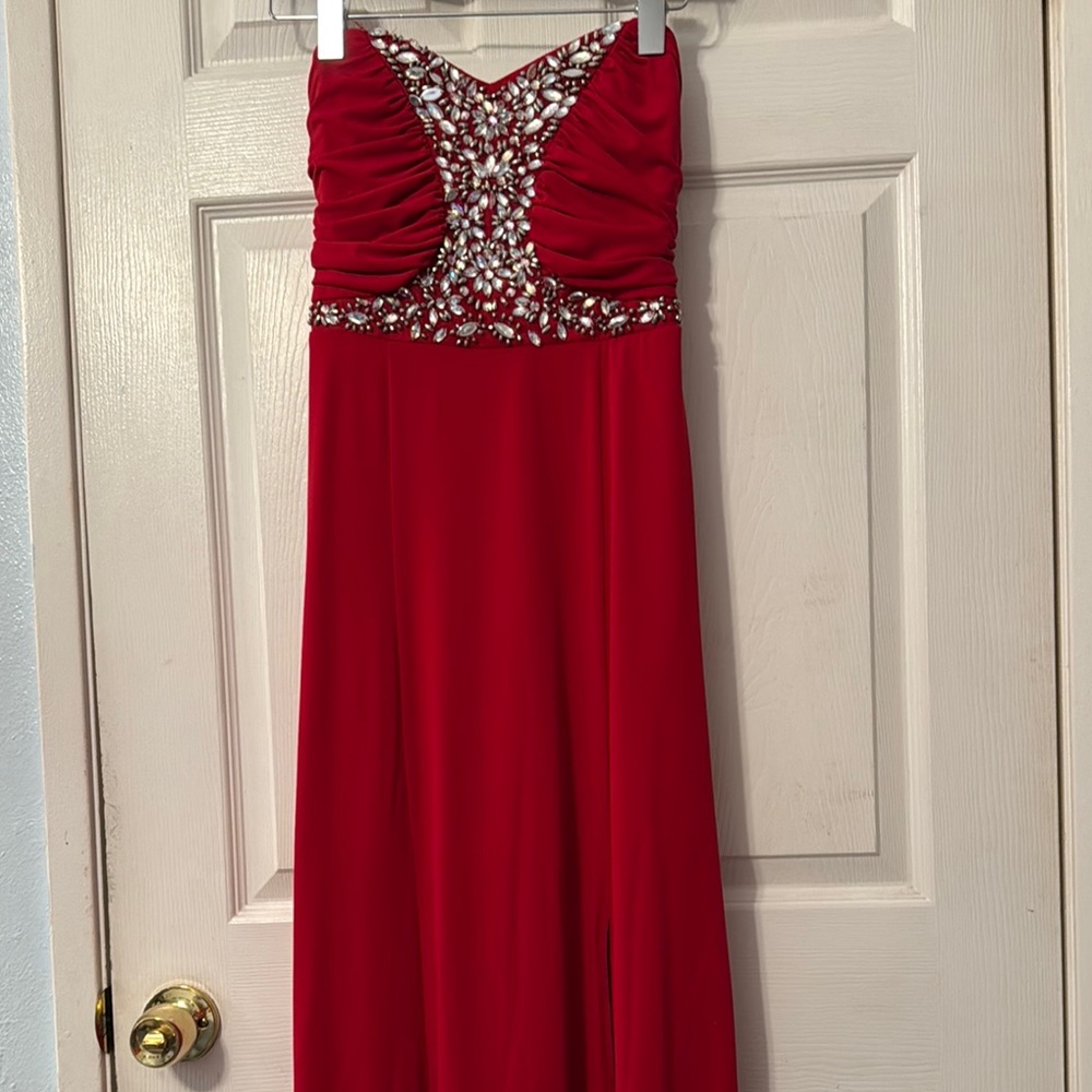 BCX Red Embellished Sleeveless Gown